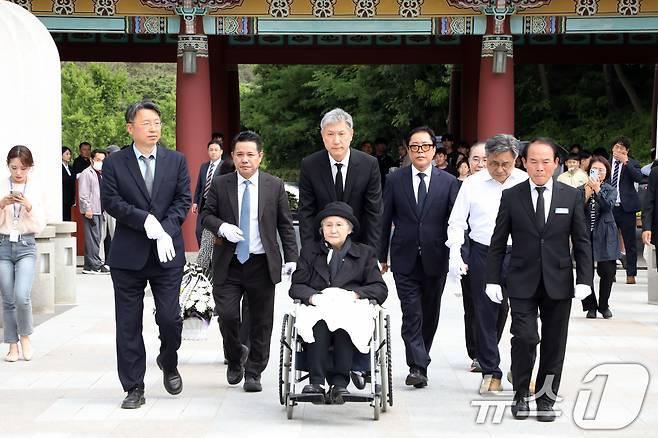 클릭하시면 원본 이미지를 보실 수 있습니다.