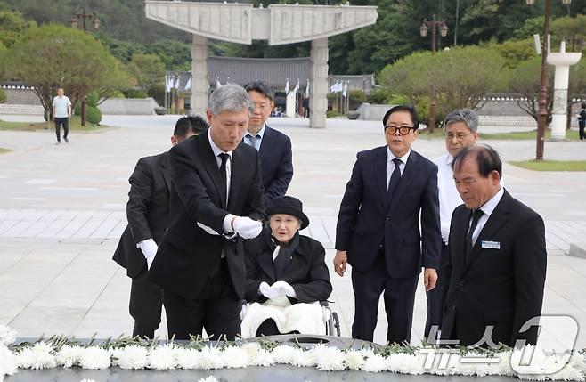 클릭하시면 원본 이미지를 보실 수 있습니다.